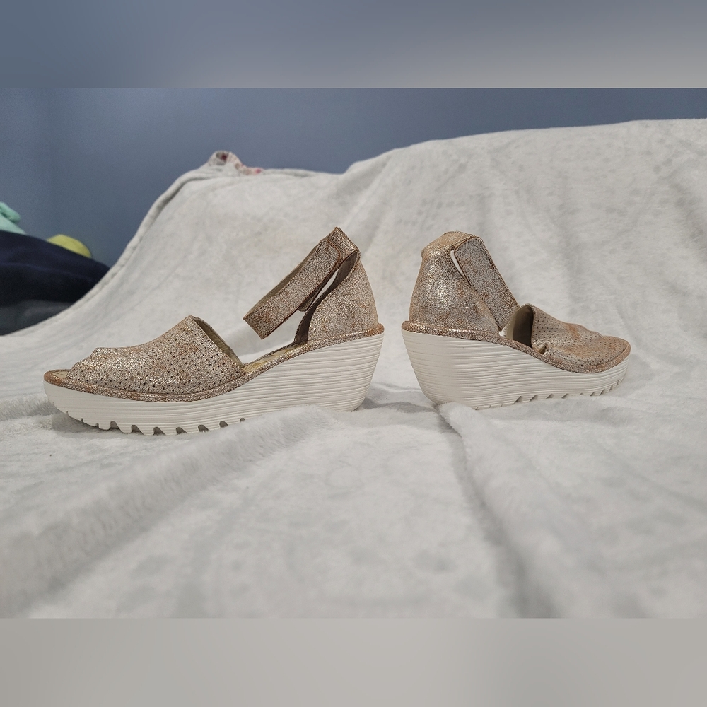Fly London Yake Metallic Leather Wedge Sandals Women's Size 7.5 EU 37 - Picture 9 of 10